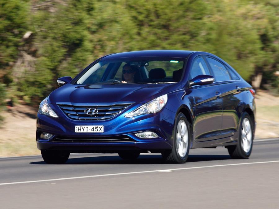  Hyundai i45 2010 года  (фото 14 из 17)